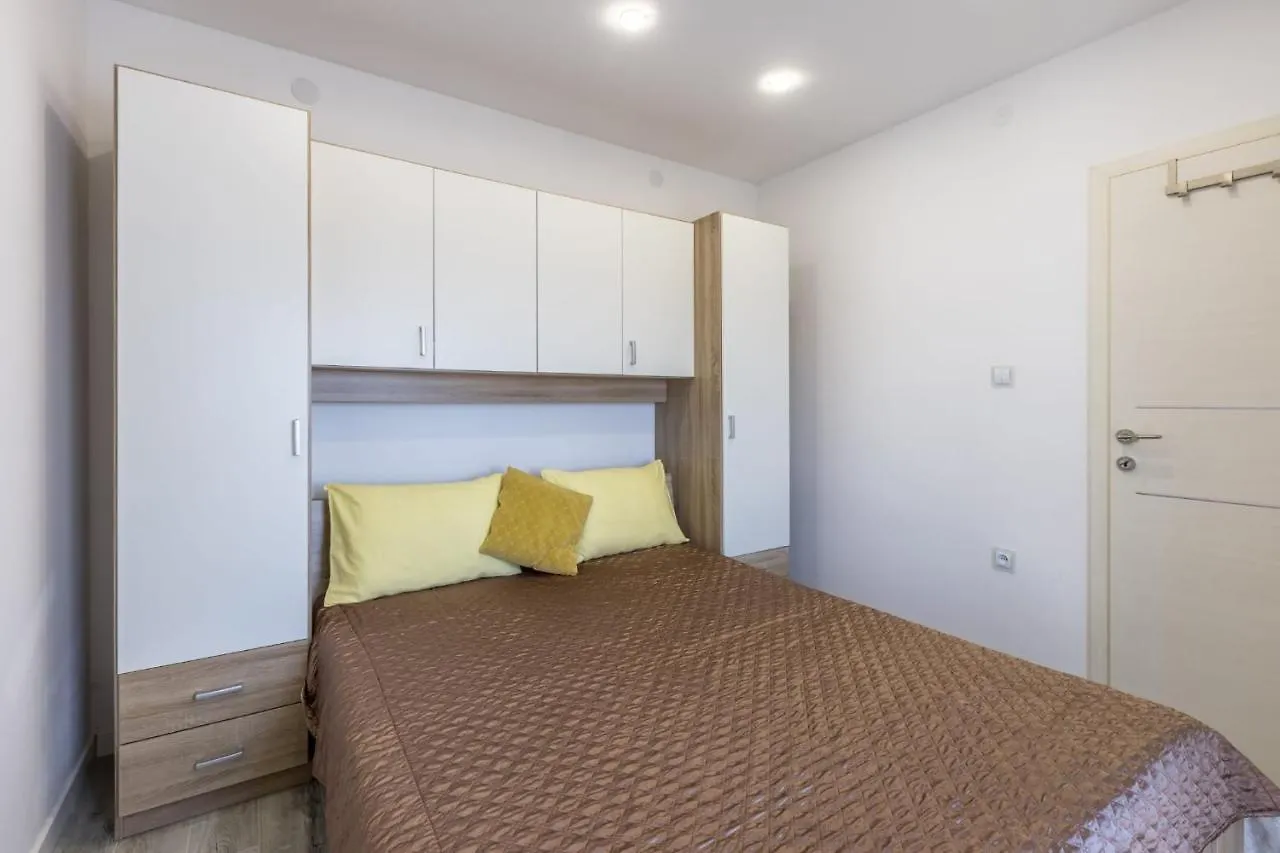 Marijeta Apartman+Besplatan Parking Apartment Kastela