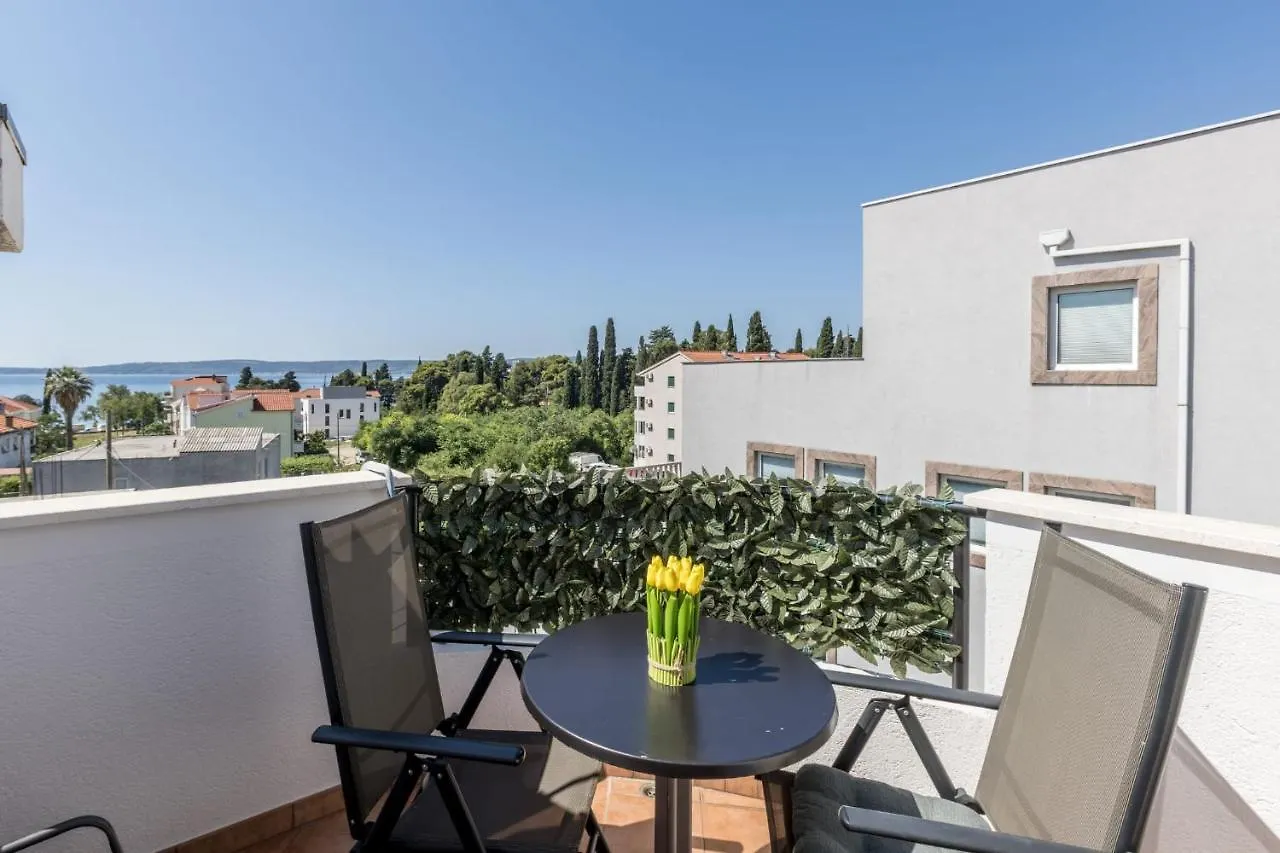 Marijeta Apartman+Besplatan Parking Apartment Kastela Croatia